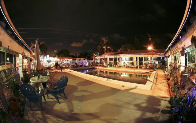 Hollywood Gardens Inn & Suites