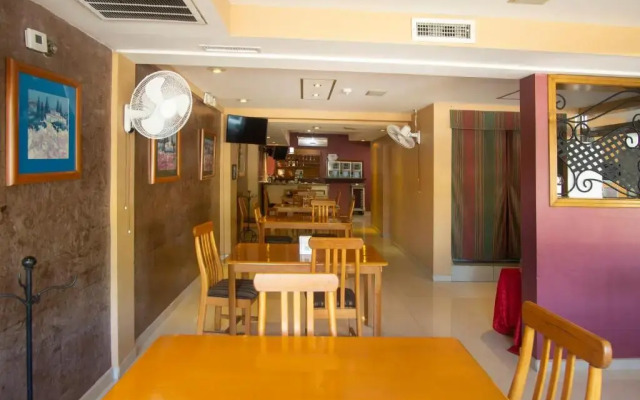 Hotel Regis