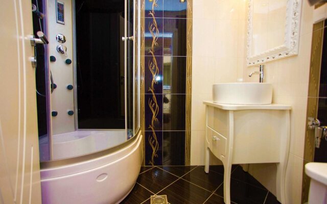 Lazar Lux Apartments****