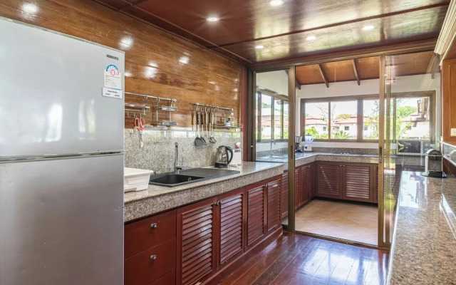 Tropical Beachfront 4 Bdr Villa - KBR24