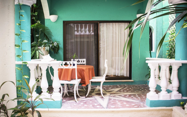 Maya del Mar on Fifth Avenue