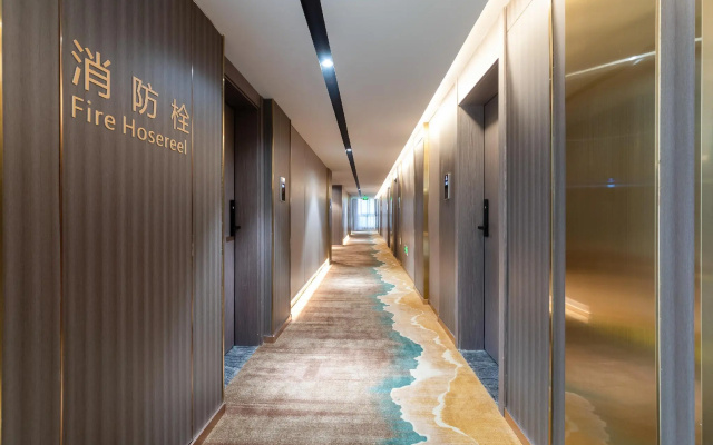 Rezen Holiday S Hotel (Chengdu South Railway Station)