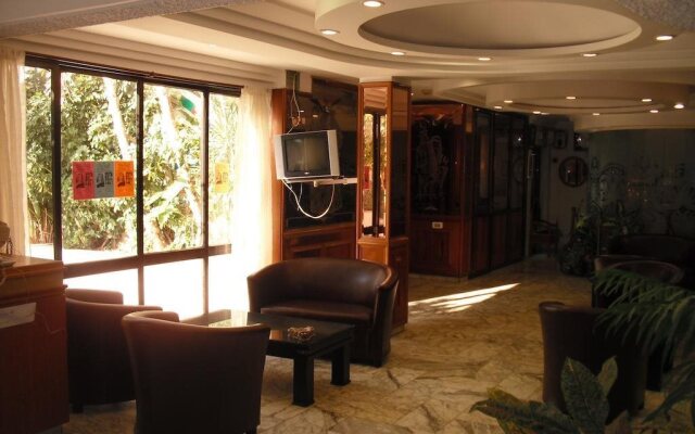 King Koresh Hotel