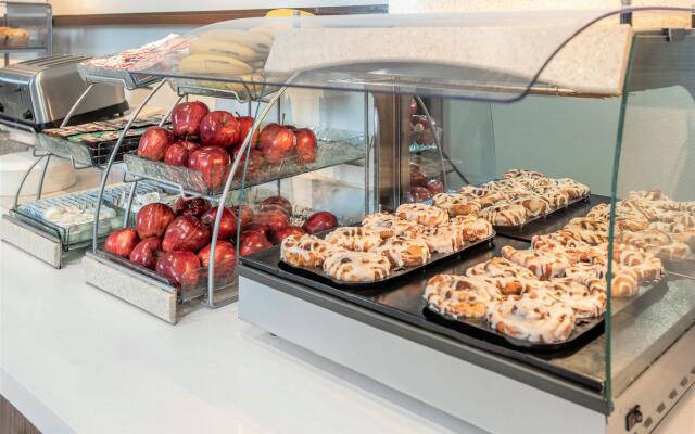 Holiday Inn Express & Suites Medicine Hat Transcanada Hwy 1 by IHG