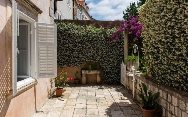 Apartment Mansion Center