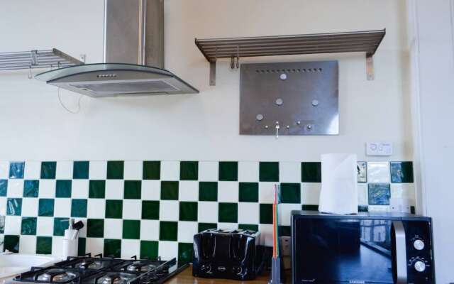 Unique Studio Apartment With Roof Terrace