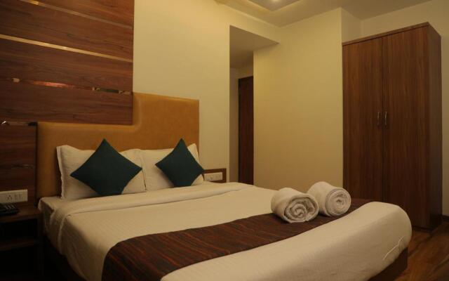 Skysuites By Monarch, Sanpada, Vashi - Navi Mumbai