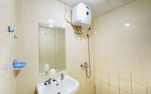 Spacious Studio Room Apartment At Parahyangan Residence