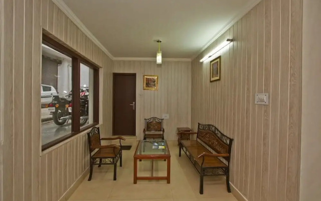 OYO 38167 Maa Charan Residency