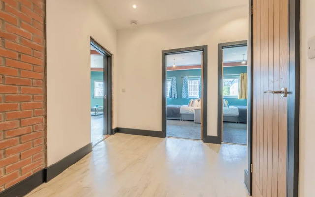 Kings Building- 2 Bed & Bathroom Flats