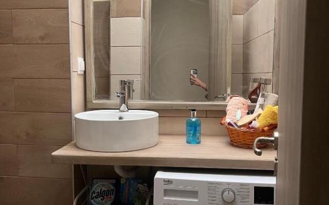 Vintage Apartments 2