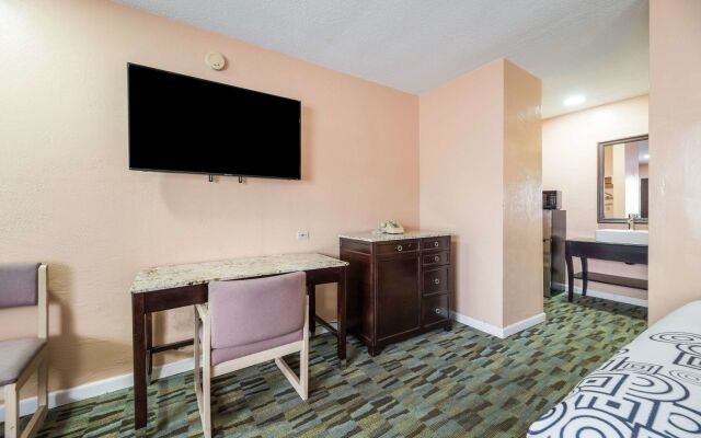 Rodeway Inn