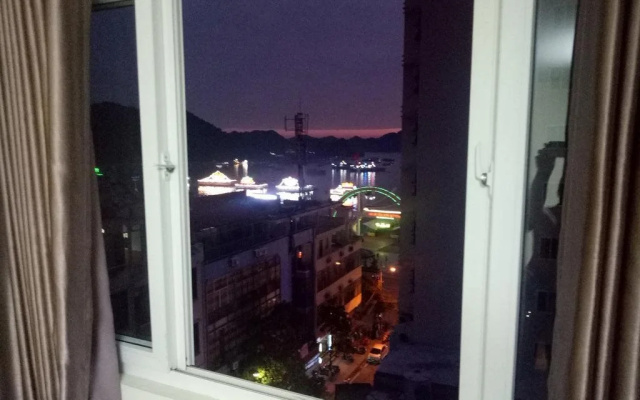 Cat Ba Rainbow Travel & Hotel