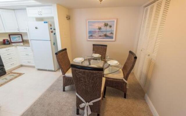 Anna Maria Island Club 20