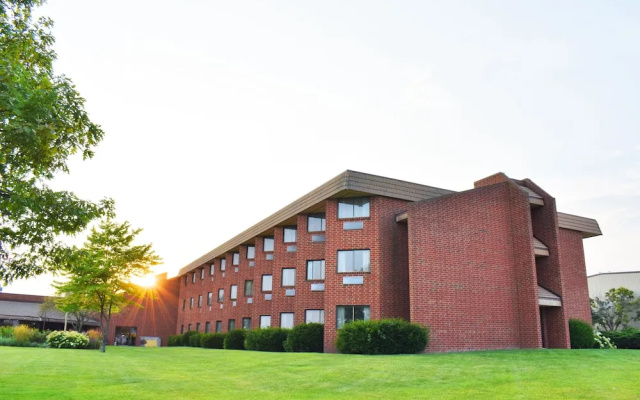 Baymont Inn & Suites Manitowoc Lakefront