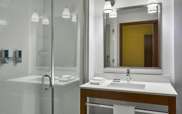 Four Points by Sheraton Fargo Medical Center