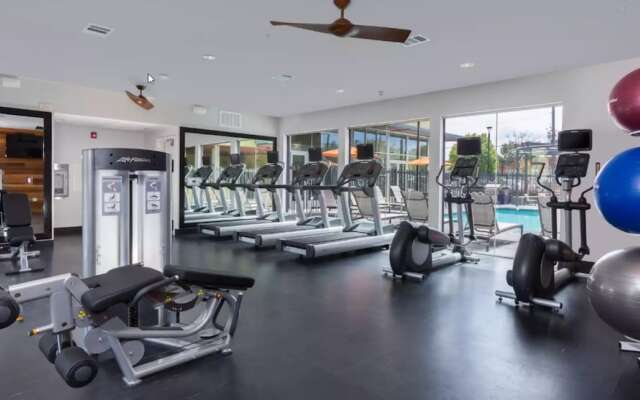 Global Luxury Suites in Emeryville