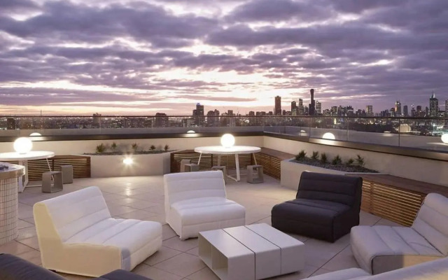 YARRA · YARRA Toorak Rd & Chapel St. Pool, Gym & Parking