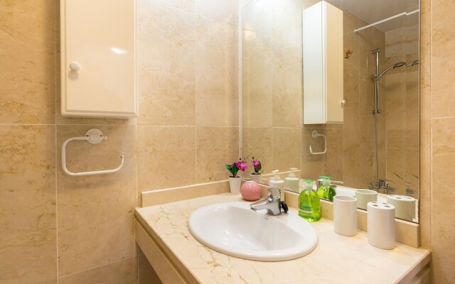 Larios Plaza City Center