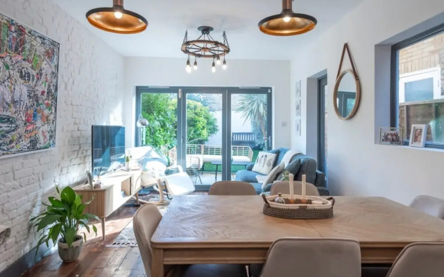 Stylish River Apartment - West Putney Embankment