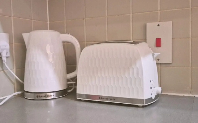 Stylish 1BR Flat Next to Hockley