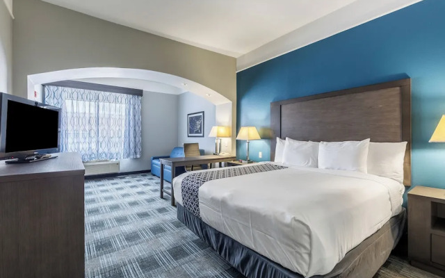 Platinum Inn & Suites Webster
