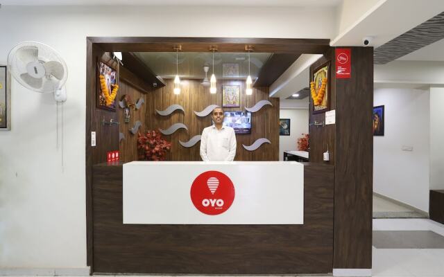 OYO 9238 Hotel Meet Palace