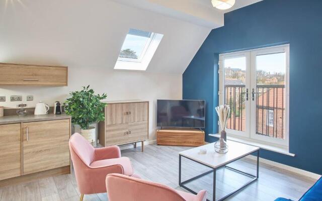 Host Stay Guillemot House