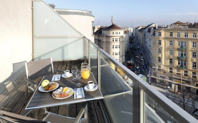 Eurostars Embassy