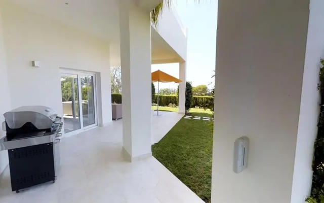 Exquisite Villa Near Beach - Heated Pool