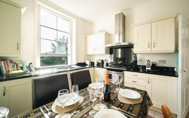 Stylish 2 Bedroom Flat in Camden Town