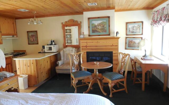 Whispering Pines Lodge