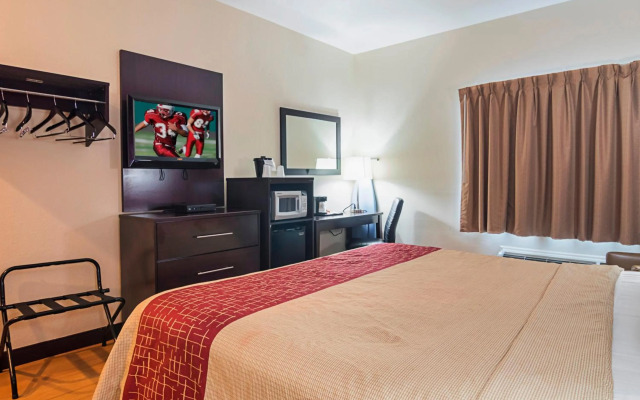 Red Roof Inn & Suites Lake Orion/ Auburn Hills