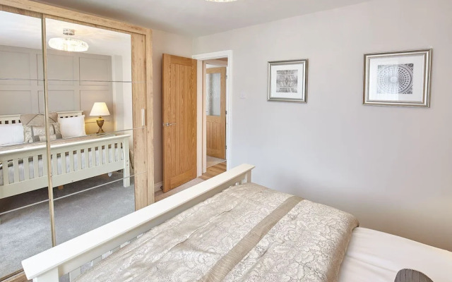 Host Stay Sandling Court
