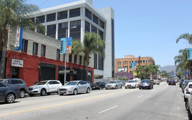 Hotel West Inn Hollywood LA