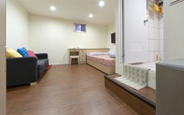 Have Fun Suite & Budget Hostel