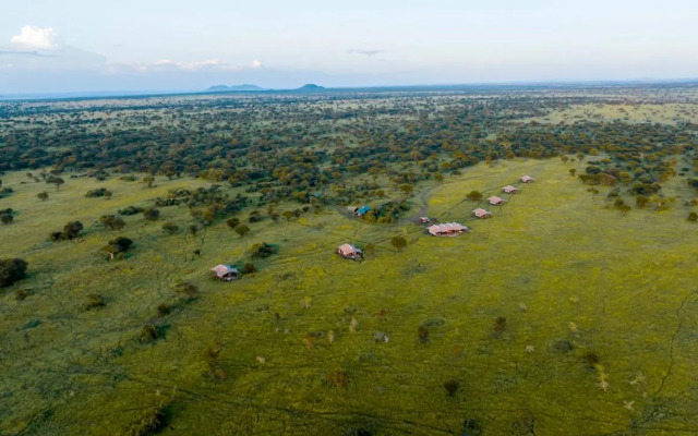 Escarpment Serengeti Luxury Camp
