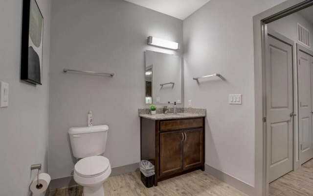 FRONTDESK The Vue Apts Downtown Indianapolis