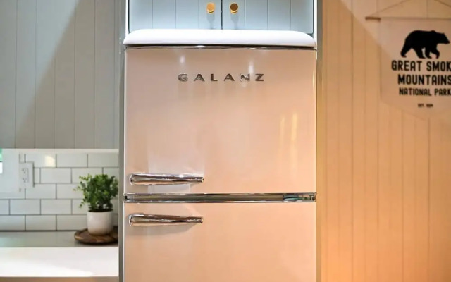 Smoky Mountains Honeymoon Cabin Dog Friendly