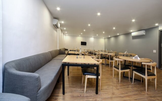 OYO Townhouse 080 Meera Bagh