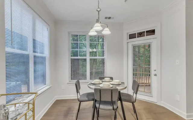 Upscale 2BR Suite Mins Downtown Raleigh