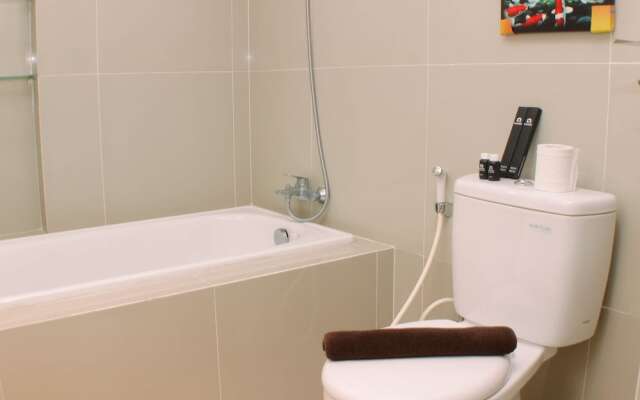 Big And Cozy Studio At Azalea Suites Apartment