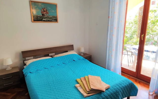 Comfortable Crikvenica Stay With Private Parking