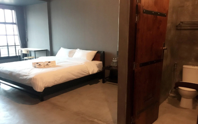 Rider Bedroom Hostel & Cafe