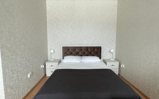 Like home on the street. Mira, 93A
