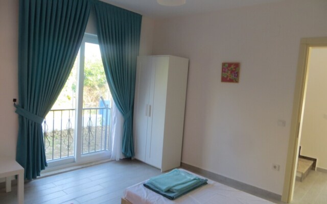 Villasleeps10-pool-bbq-mountainview-ac-parking