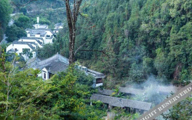 Rehai Hot Spring Resort · Meinvchi