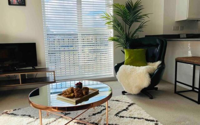 Luxury 2 Bedroom waterfront apartment with balcony