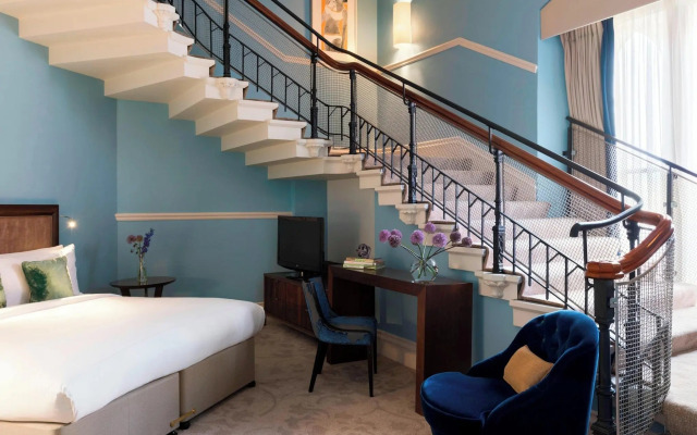 St. Pancras London, Autograph Collection ®