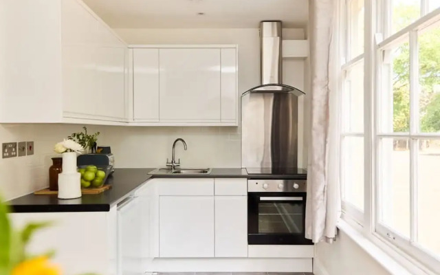 The Streatham Crib - Bright 2bdr Flat